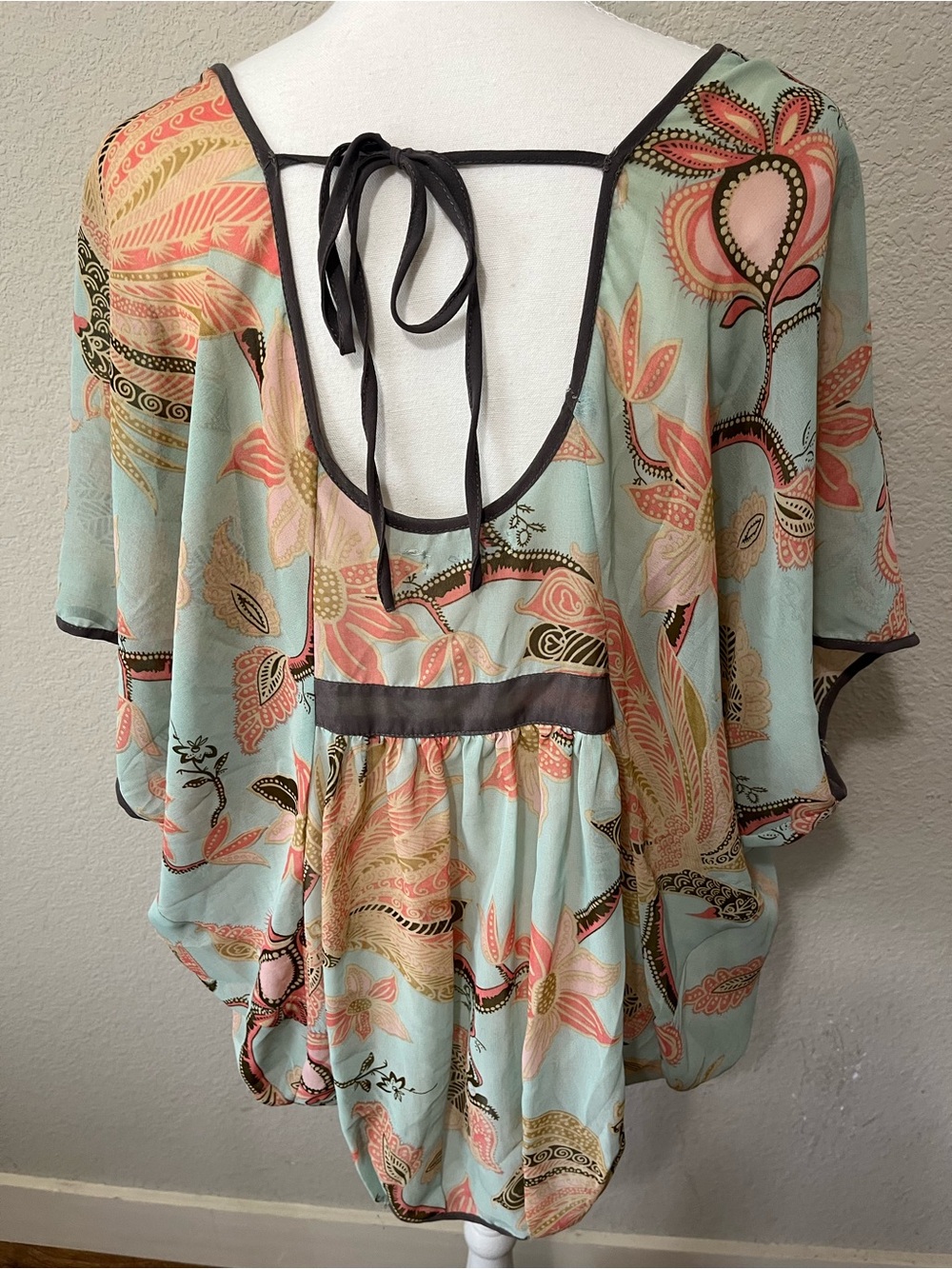 Cecico Mint Scoop-Neck Blouse with Coral Floral Print - Picture 5 of 7